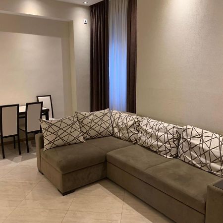 Apartment Three Bedroom In Saburtalo Tbilisi Exterior foto